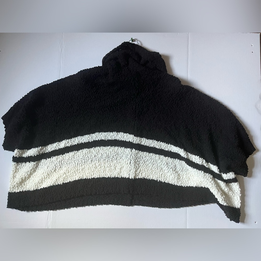 Romeo & Juliet Couture Cowl Neck Poncho Slouchy Sweater